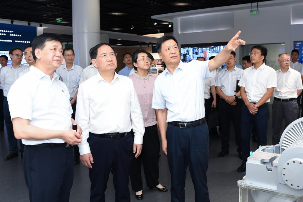 工业和信息化部党组书记、部长金壮龙到6686体育电气集团调研指导事情-6686体育