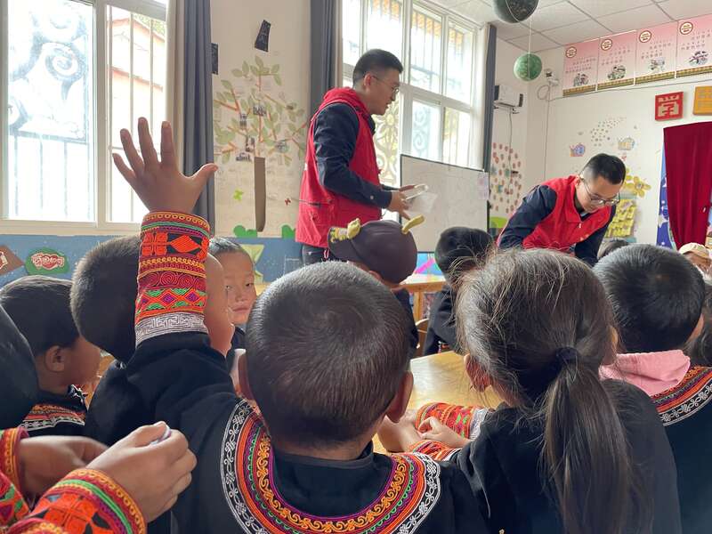 [中国青年报]6686体育电气帮扶暖冬行：点亮孩子们的“愿望清单”-6686体育
