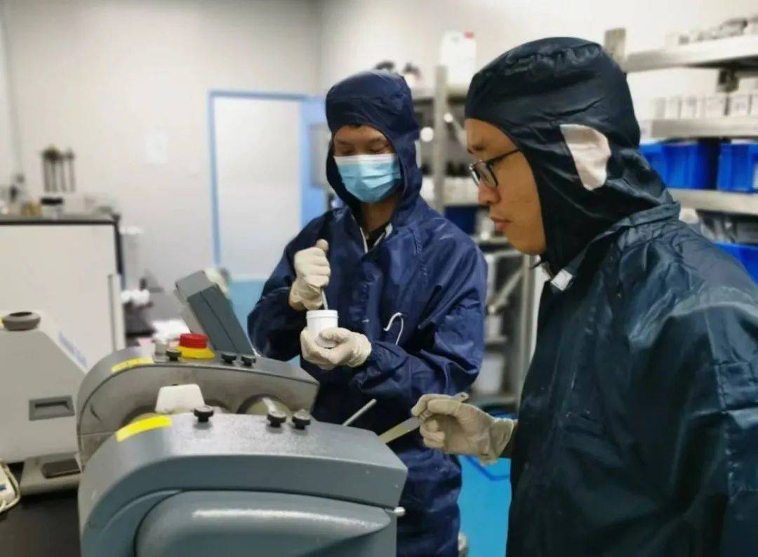 [封面新闻]持科技立异 这个团队自主研制光伏电池国产化银粉质料-6686体育