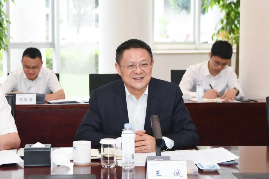 俞培根会见四川能投集团党委书记、董事长王诚-6686体育