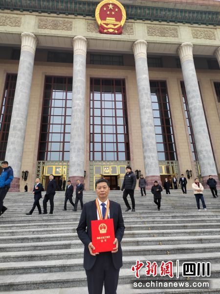 [中国新闻网]6686体育电气集团贺建华被授予“国家卓越工程师”称呼-6686体育