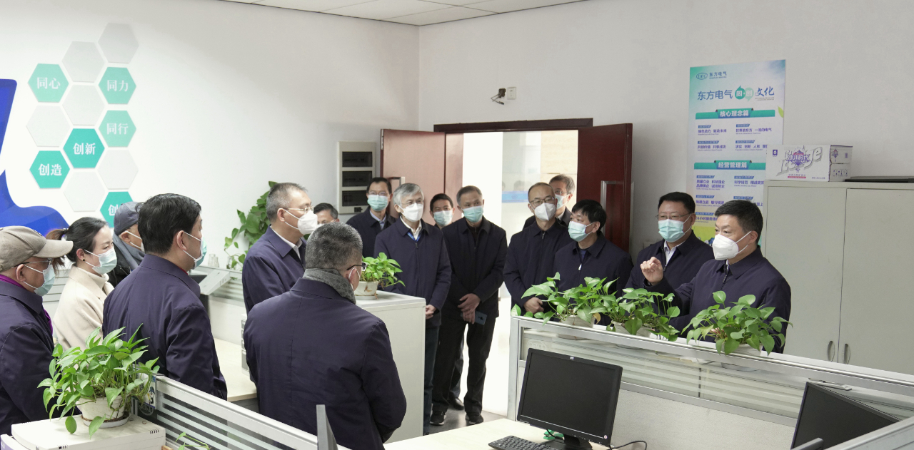 俞培根率队探望慰问总部园区各单位干部职工 -6686体育
